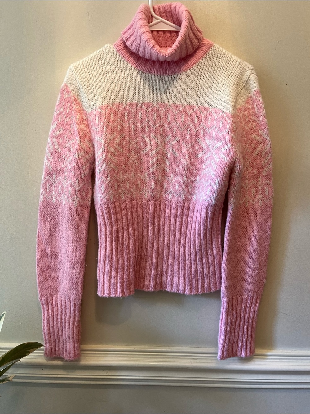 Vintage Y2K 2000s pink and cream turtleneck sweater fitted size small